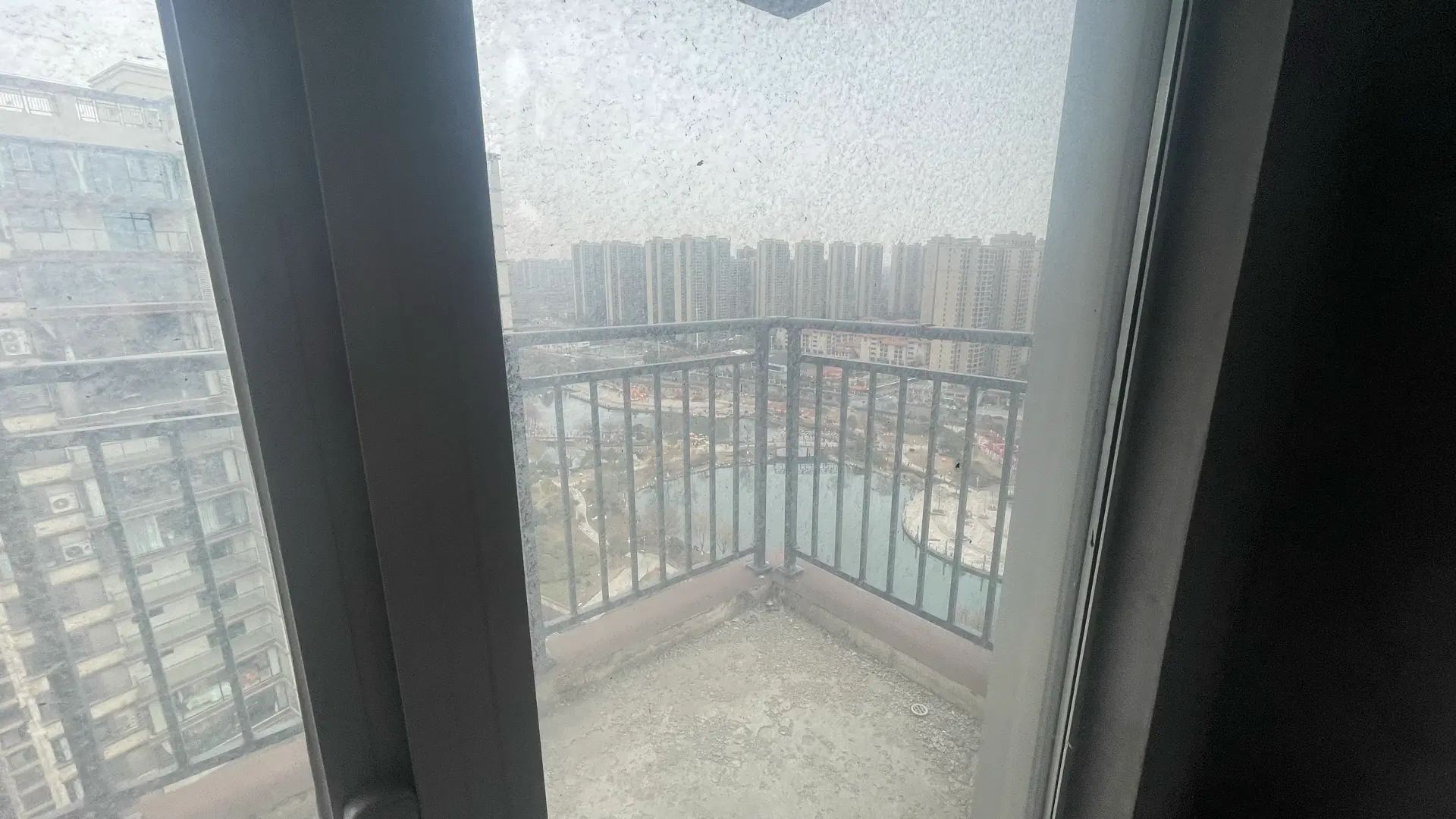 诚心出售，城南，蓝天白云，东边户，湖景房，单价5800，捡漏