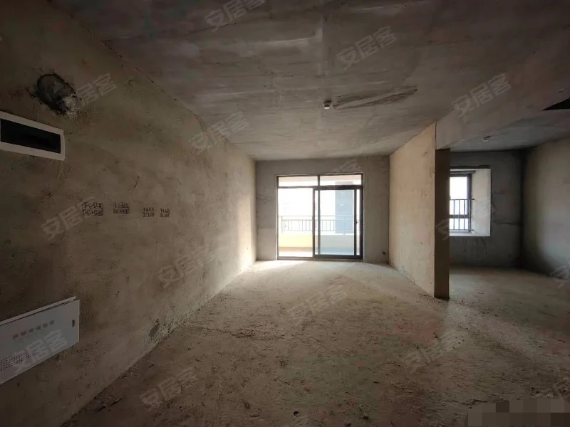 捡漏，荣怀D区，单价5055，三开间朝南，证满二，电梯中层，比补贴还香