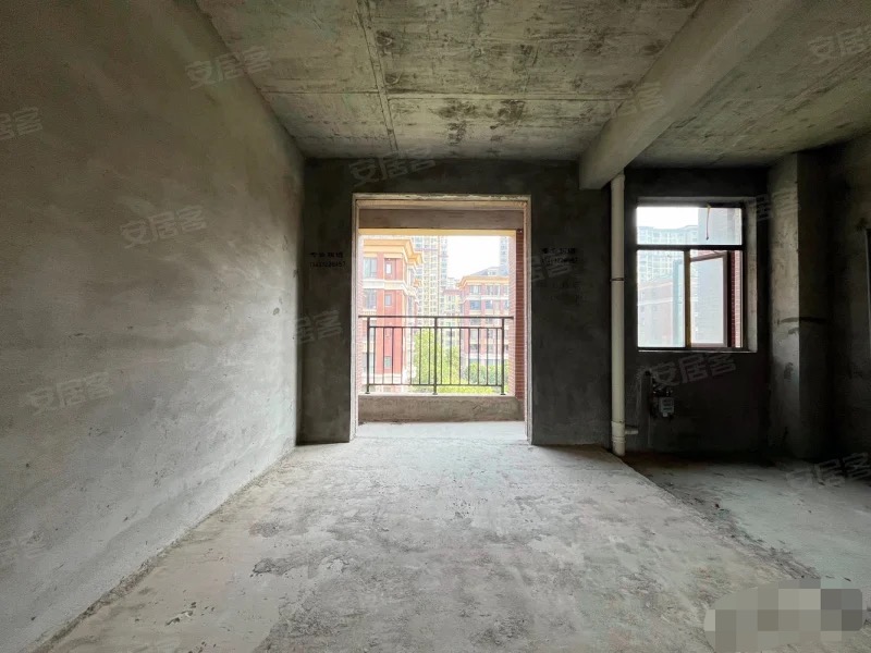 ？城南，新城壹号五期，单价5300，电梯洋房，南边一排，好楼层证满二