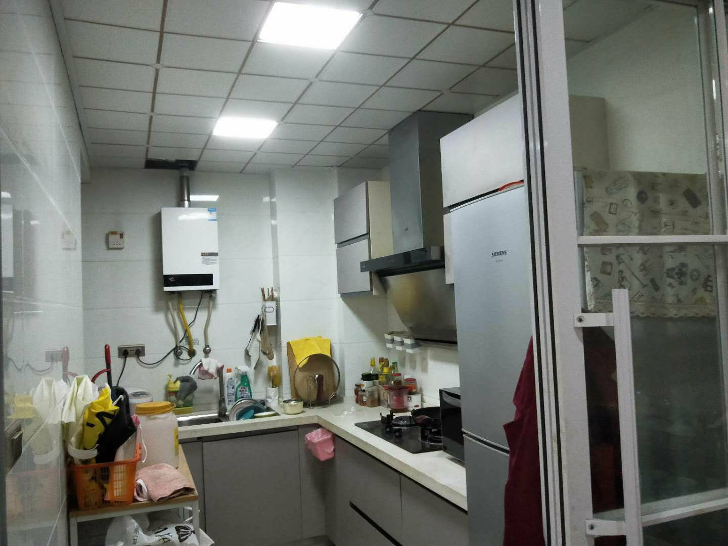 新妇幼旁，锦绣江山小区电梯精装修三房，售价67万