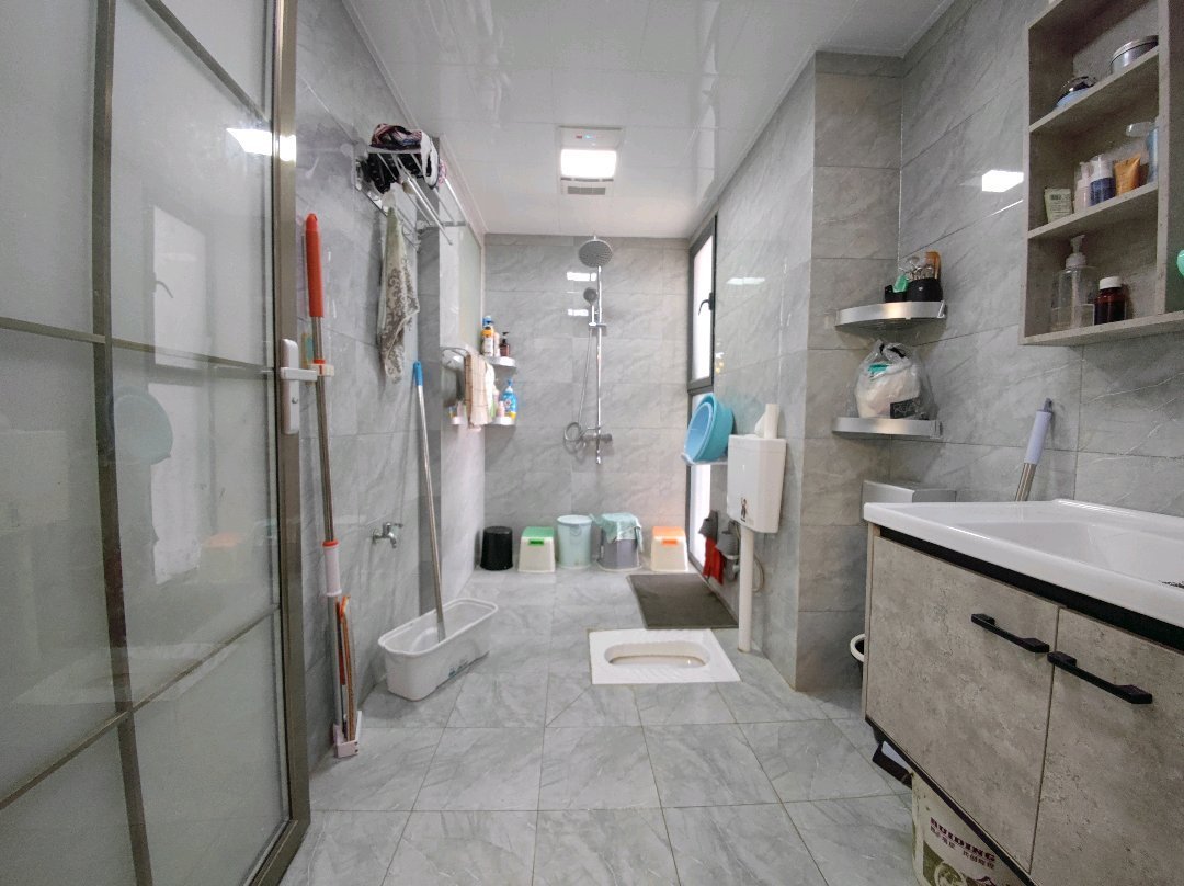 亏本出售，江滩公园旁，水云间，电梯洋房，精装三房，南北通透，证满二，