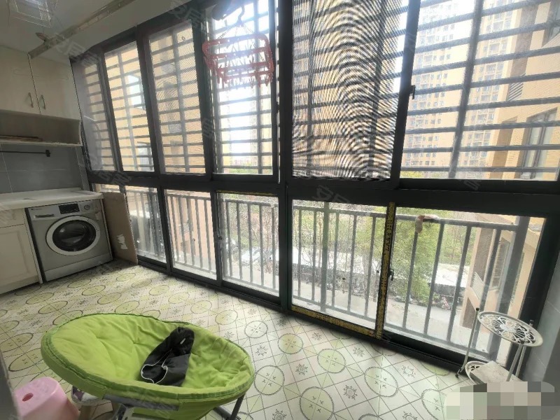 335，城南，森林国际城，精装三房两卫，​电梯好楼层5楼，单价5400,证满二