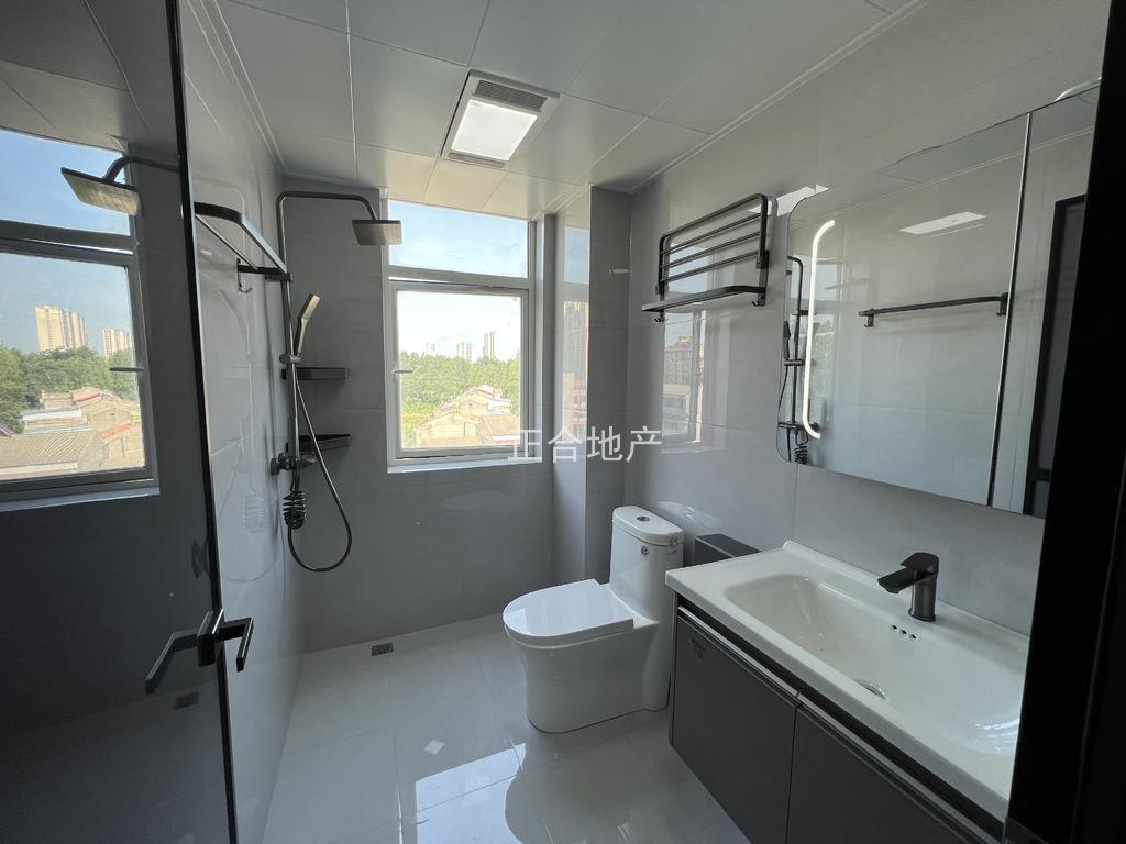 降价了，业主诚心出售，城西大盘，时代天骄，全新小高层，精装三房，一天未住，单价4900，证满二