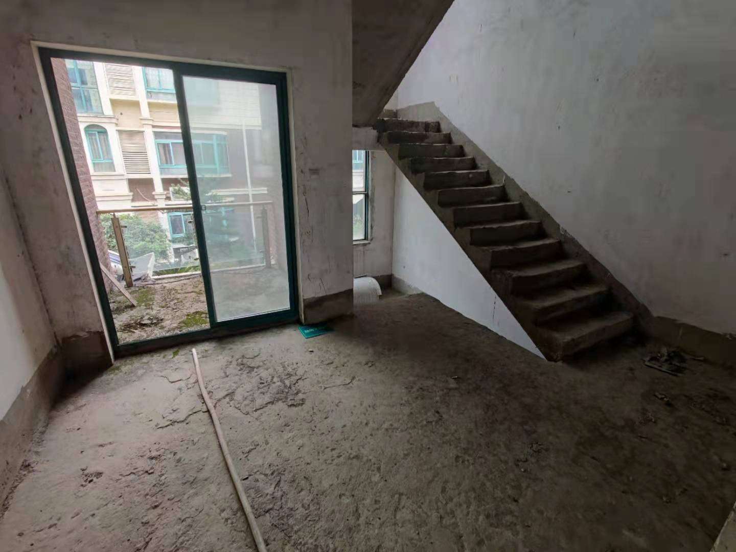 桃园居别墅职院对面有车库好停车带花园要便宜别墅的看过来