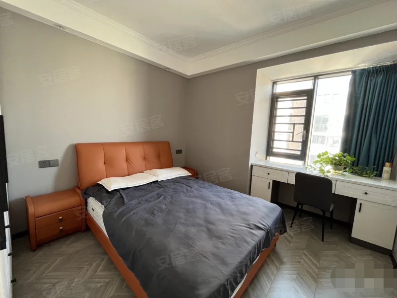 181，​沔阳‬公馆。‮新全‬装修‬，精装三房，拎‮入包‬住，​队口‮阳沔‬xiao学元‮三泰‬中，‮楼好‬层