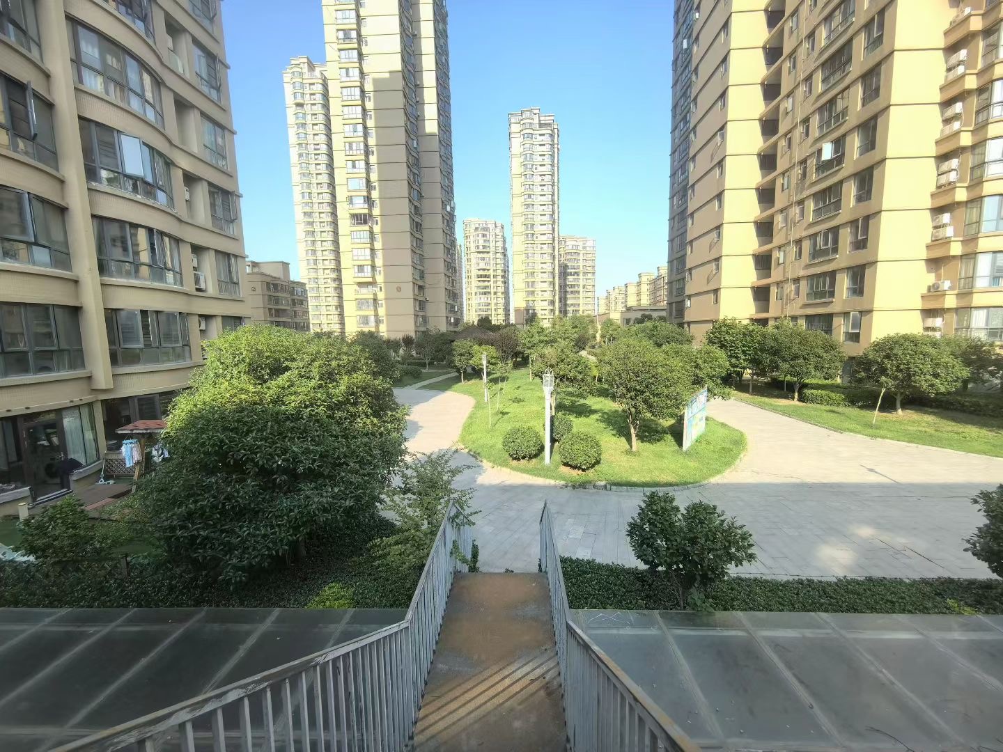 颐和公馆，送地下车位！​不介意商住性质的，可来捡漏