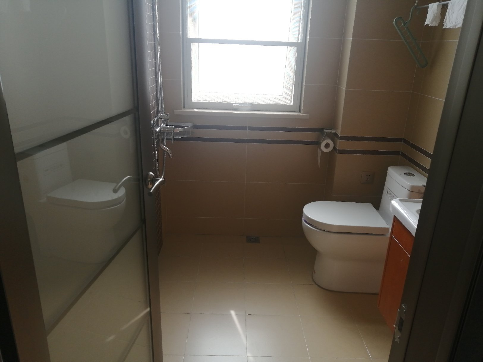 锦绣江山124平3室2厅两、2卫 装修自家居住保养好证件满2看房方便