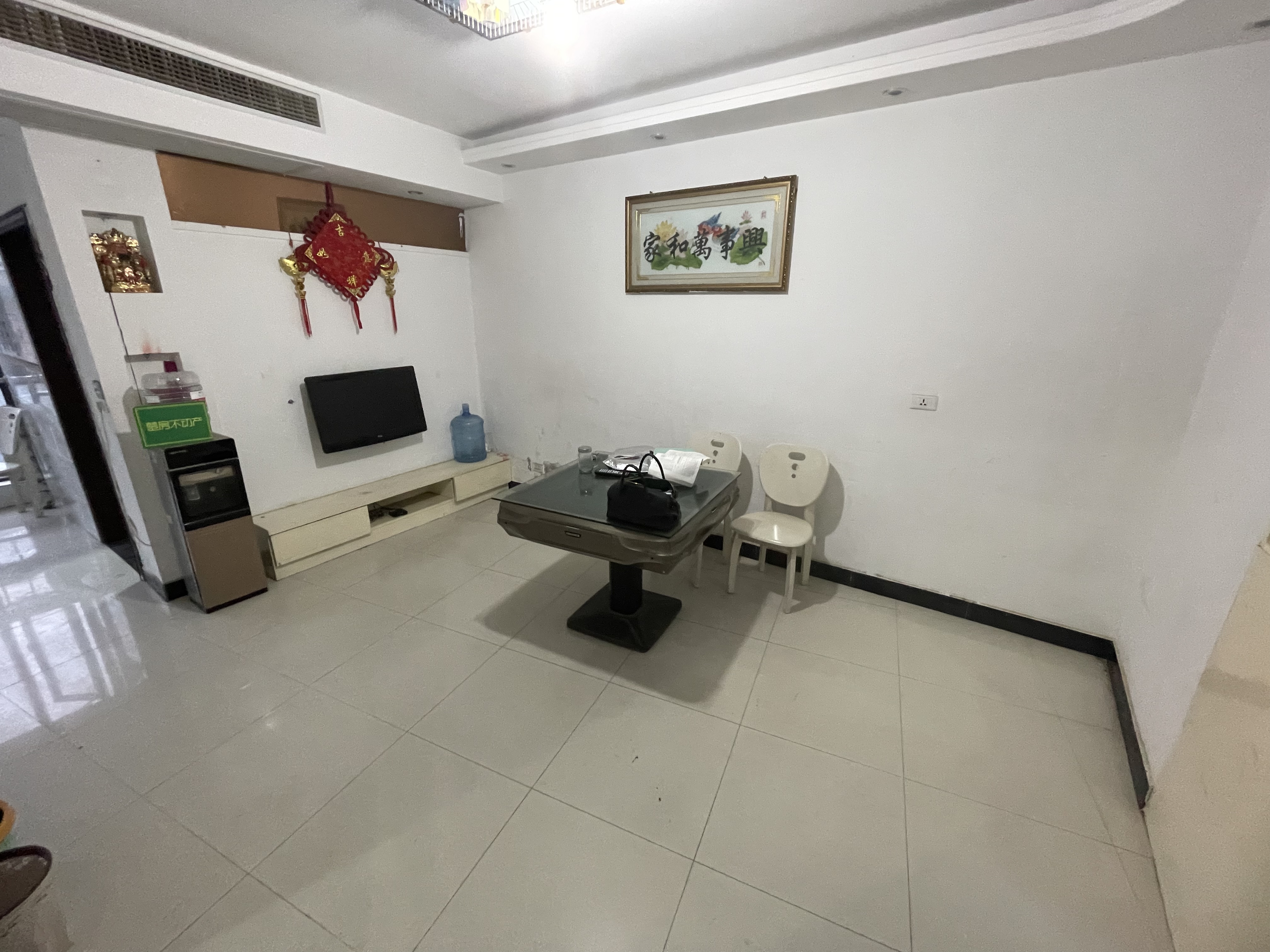 大兴公寓  老城区 两房  月亮湾对面  看房方便    陪读养老