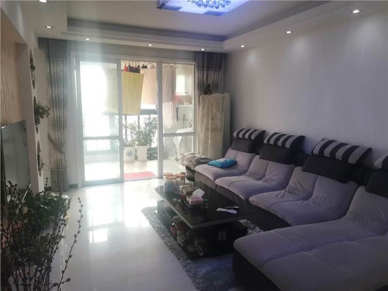  旁圣淘沙国际花园3室2厅电梯房精装采光好