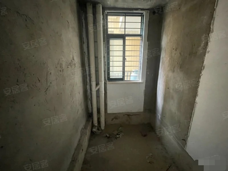 速度捡漏，房东亏本出售。新城一号，单价4688元，满五，证满二，