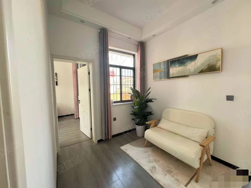 武商附近，精装三房，大出场好停车，单价2700，三房朝南全屋家电齐全