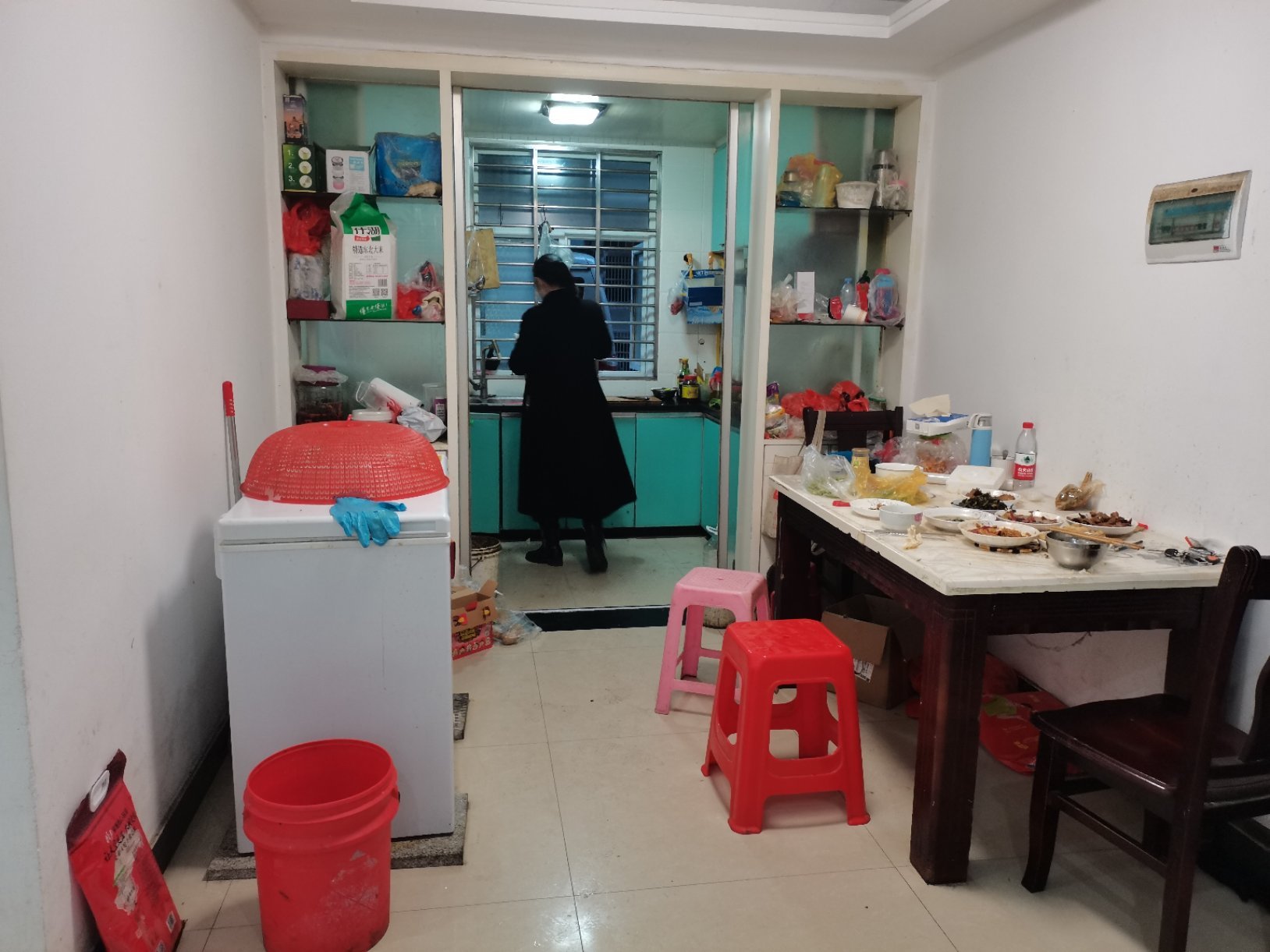 精装3室2厅2卫1，环境舒适