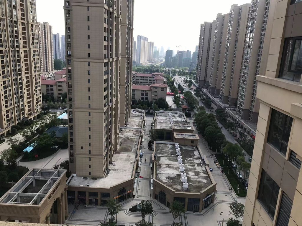 森林国际翡冷翠毛坯小三房两卫边户南北通透三面采光看房方便