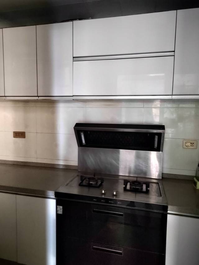 满庭春供暖两房出售