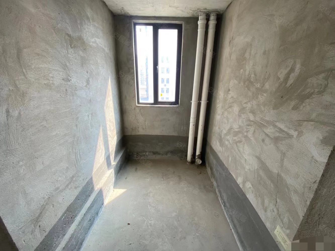 26，荣怀小高层，好楼层11楼，双阳台边户，毛坯三房，证满二