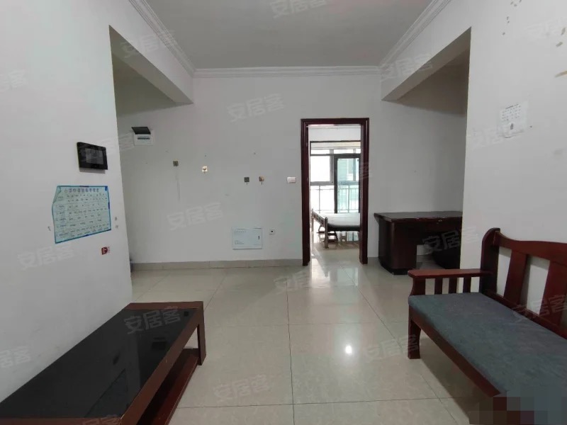 吾悦旁，荣怀61平，边户经典两房，两梯四户，小高层南北双阳台，证满二