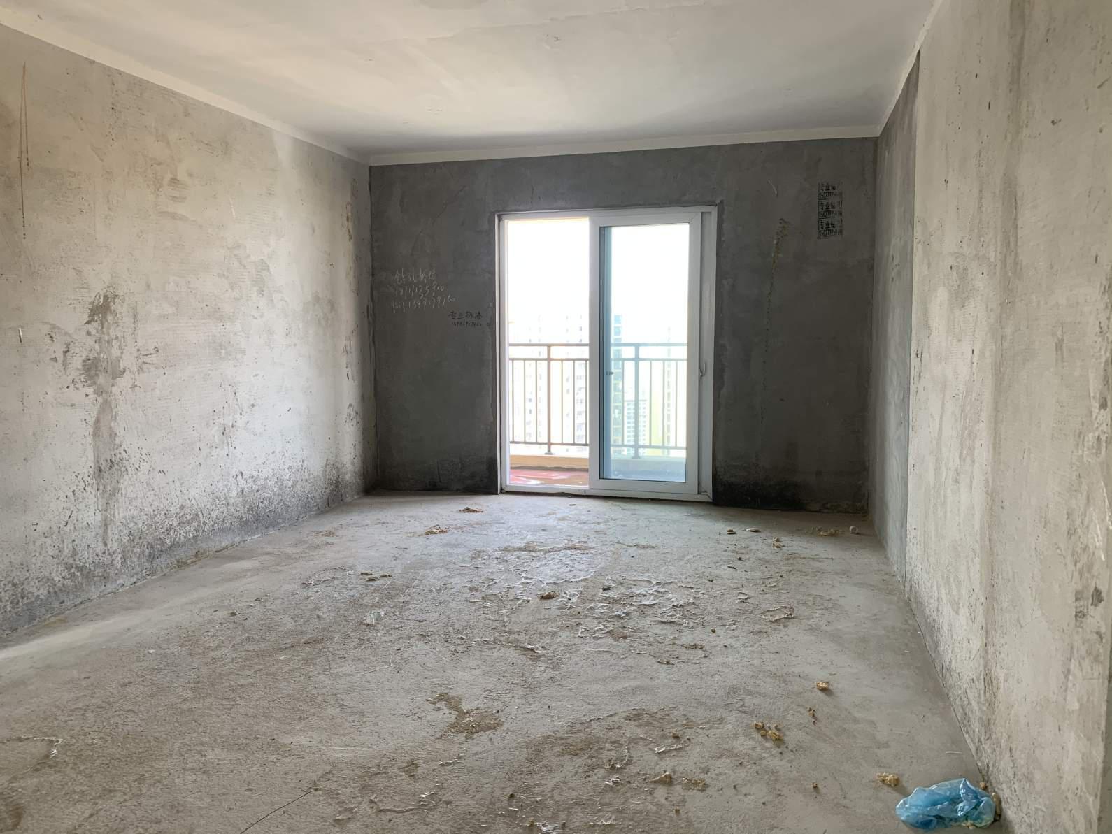 森林国际，毛坯大三房， 房