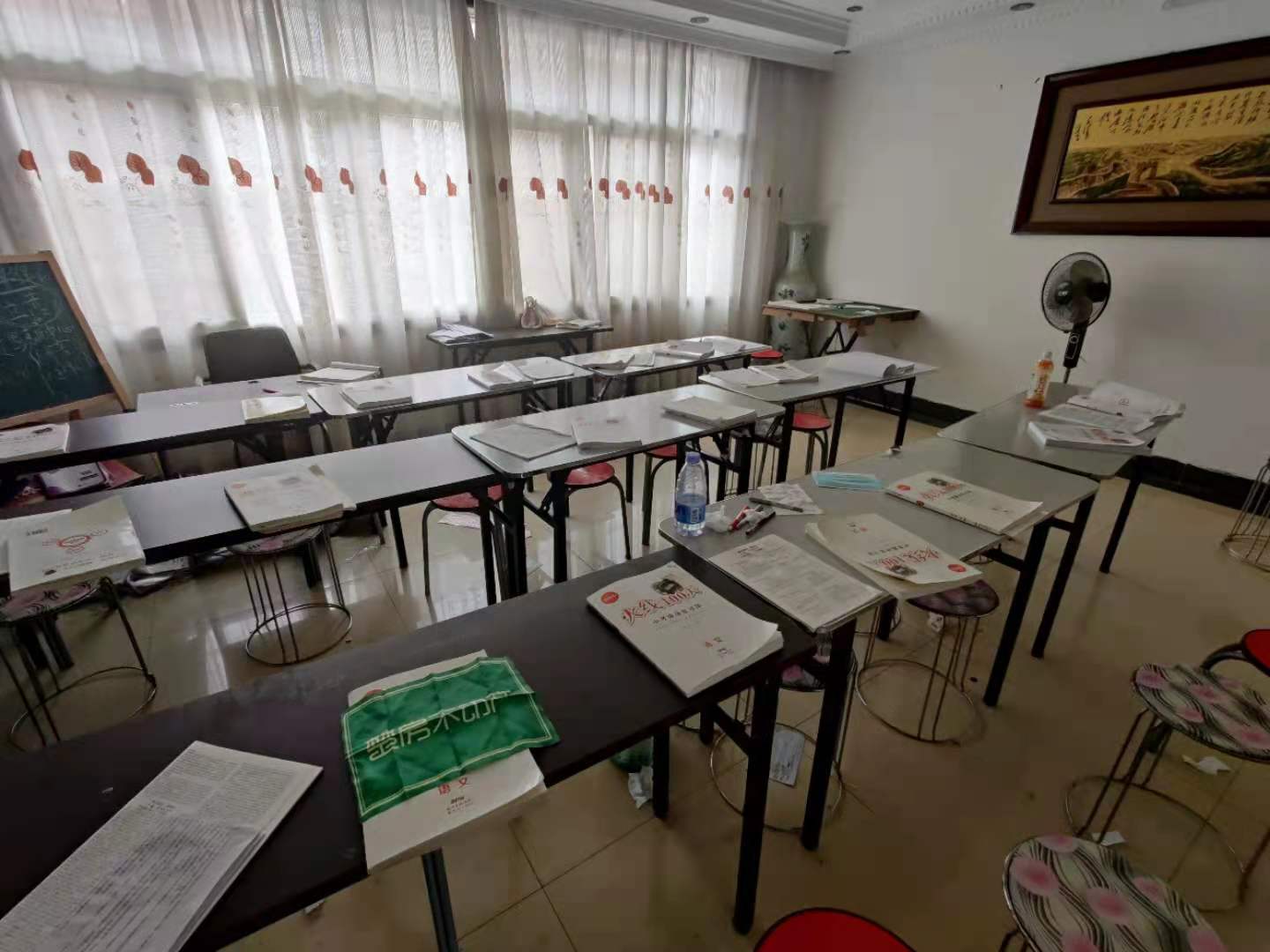 新村河东街 栋单元楼一梯一户大平层带地下室车库 立水电有卫生间