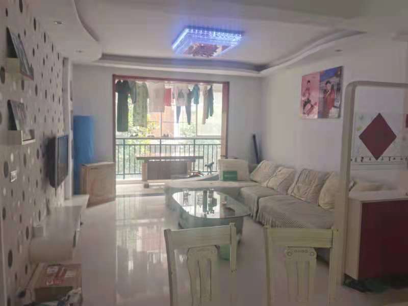 都市别院精装三房步梯二楼看房方便性价比高