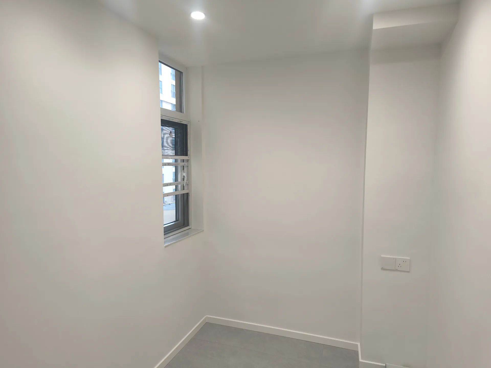 降价了，圣淘沙，老三中附近！全新装修3房，好楼层，证满二