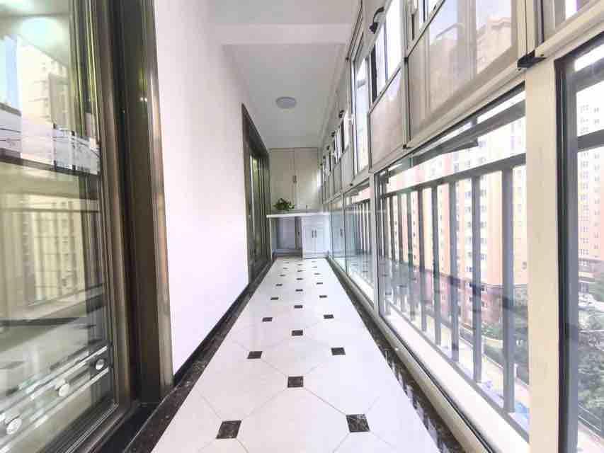 业主急售，亏本出，满庭春带地暖，小高层，精装3房