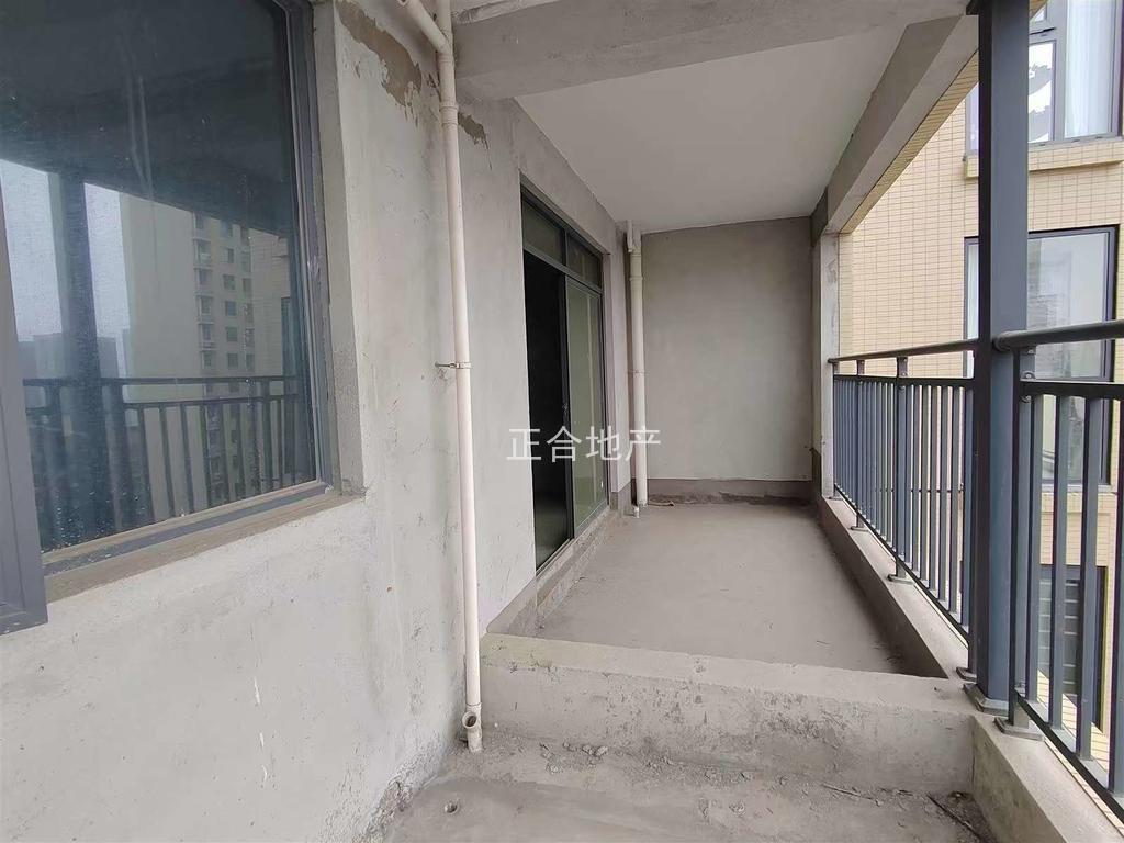 城南，新城名都，边户，大三房，7米长大阳台，好楼层16楼，满二，带车位