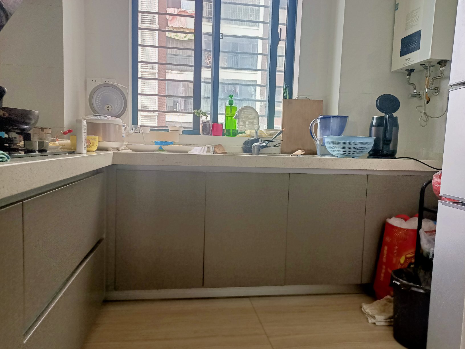 城东丽水名城好房九成新大三房，三室两厅两卫，通风采光好