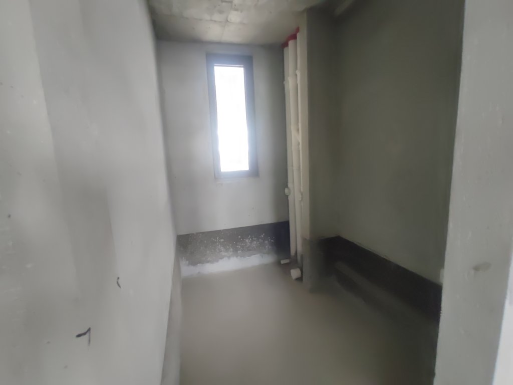 祥生观澜府.毛坯四房两卫.带超大露台.送衣帽间.看房方便