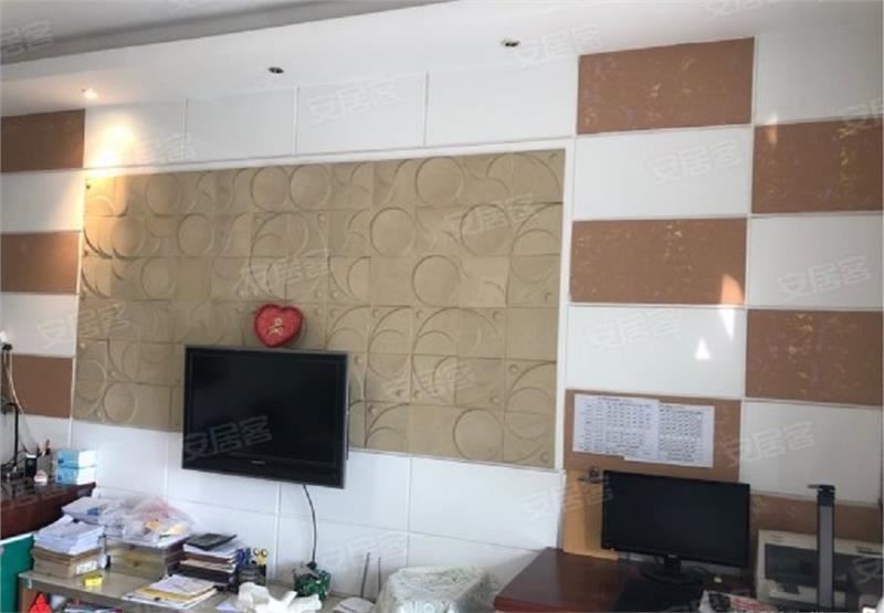 世纪雅苑精装2房，带大阳台，拎包入住，证满五，看房方便！！