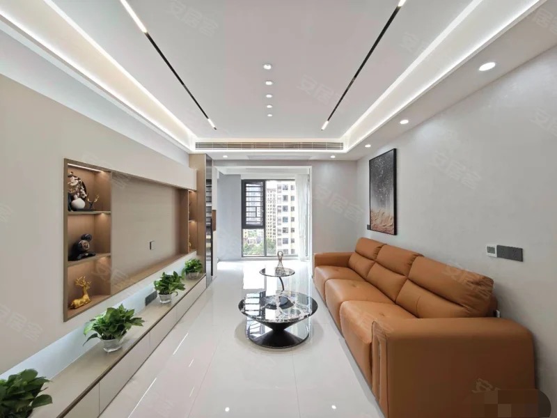 森林国际城北苑，电梯小高层，好楼层，全新精装三房二卫，业主包满二送车位