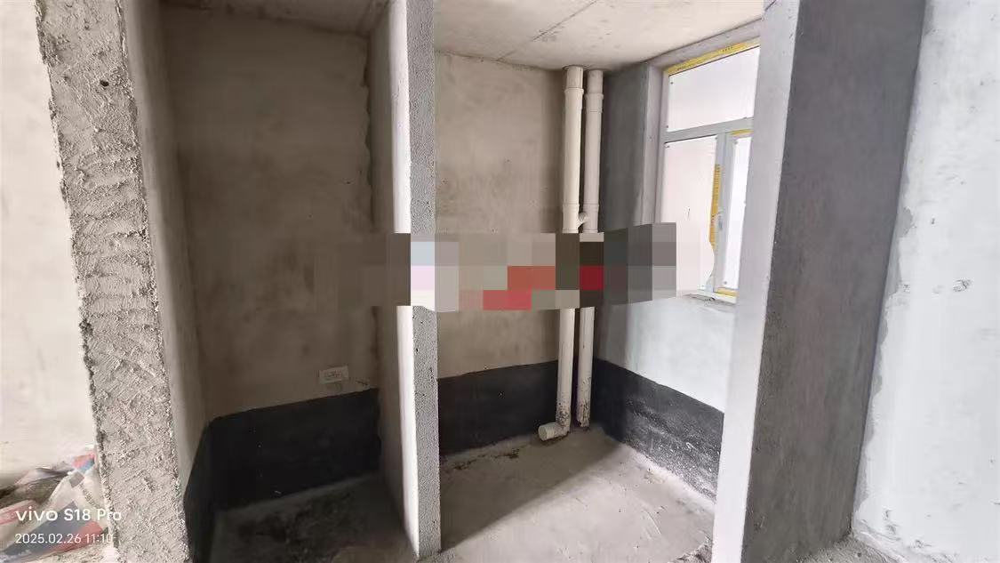 沔阳公园旁，沔阳清华园，毛坯3房，，单价6300，电梯16楼，满二，带车位，采光视野好