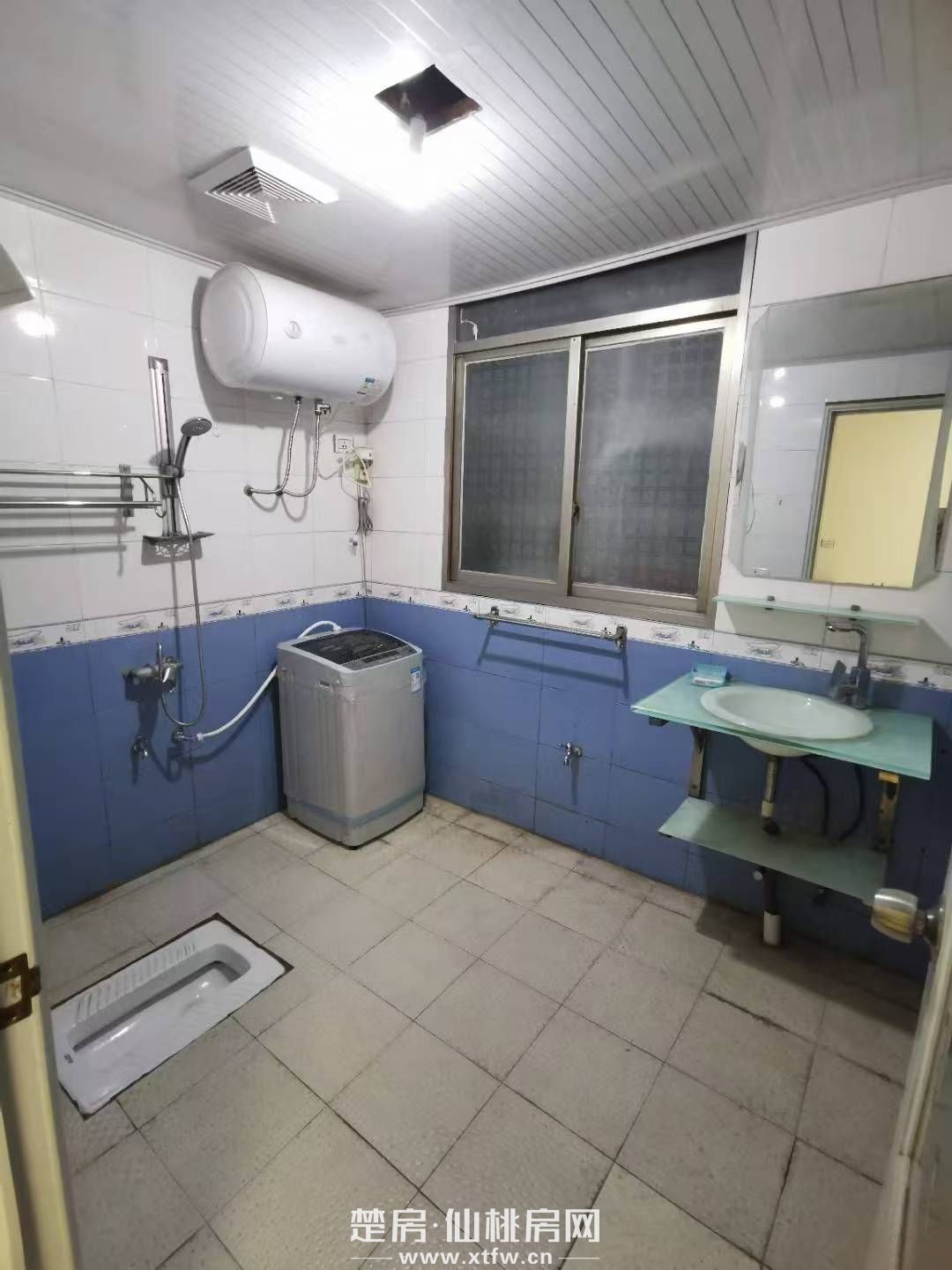 康湾路三室一厅2楼