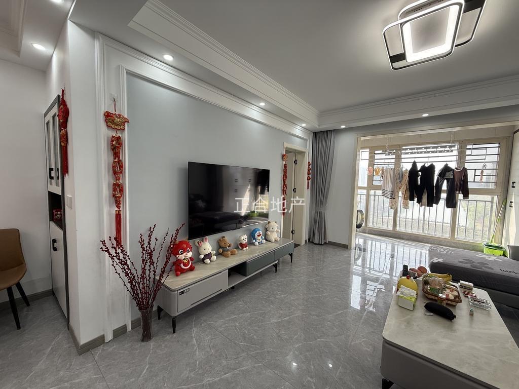 急售，城南，元泰未来城C区，精装小三房，电梯好楼层，拎包入住，成色新，证满二