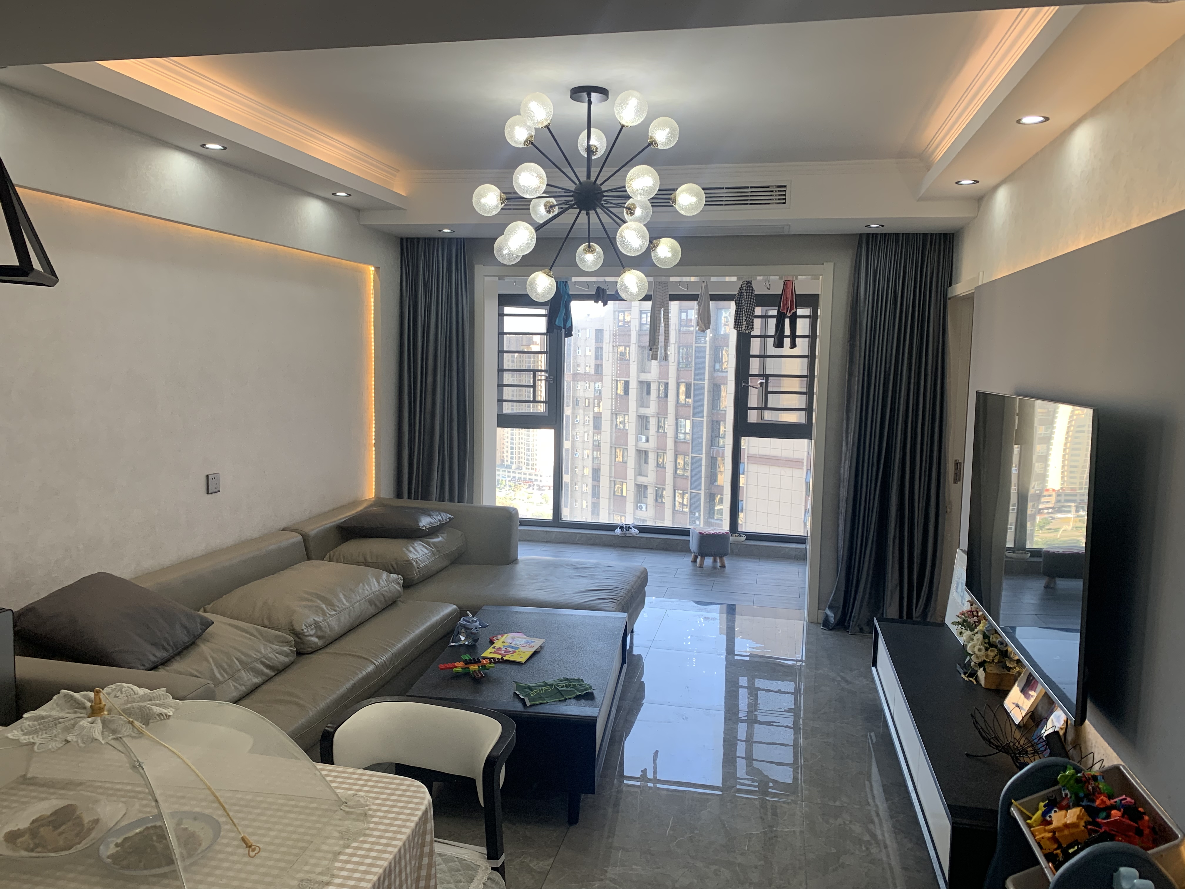 元泰未来城 湖景房 精装大三房 平时没怎么住 非常哇塞