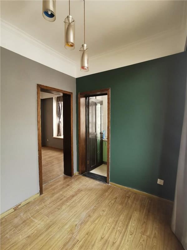 大新路 旁宏运名居拎包入住小户型步梯好楼层产证齐全