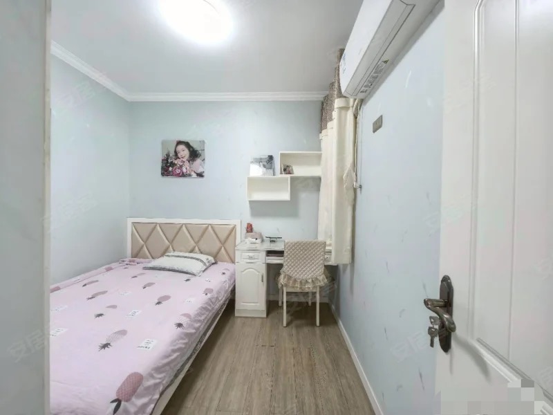 城南，新街，精装三房，9.5成新，证满二，电梯好楼层