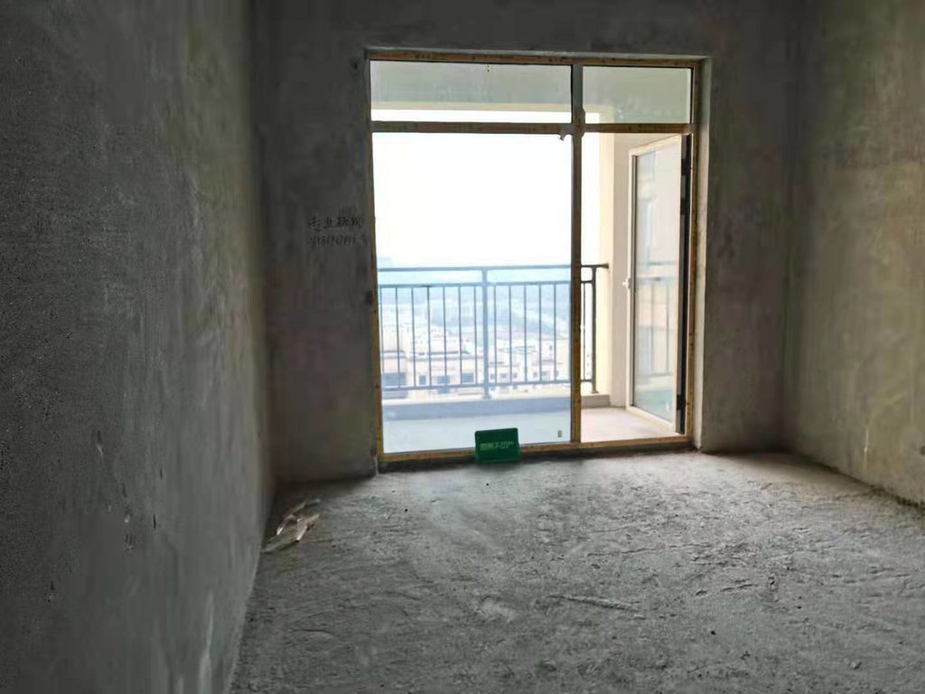 蓝天新城边户南北通透双阳台楼层相当好赶紧下手