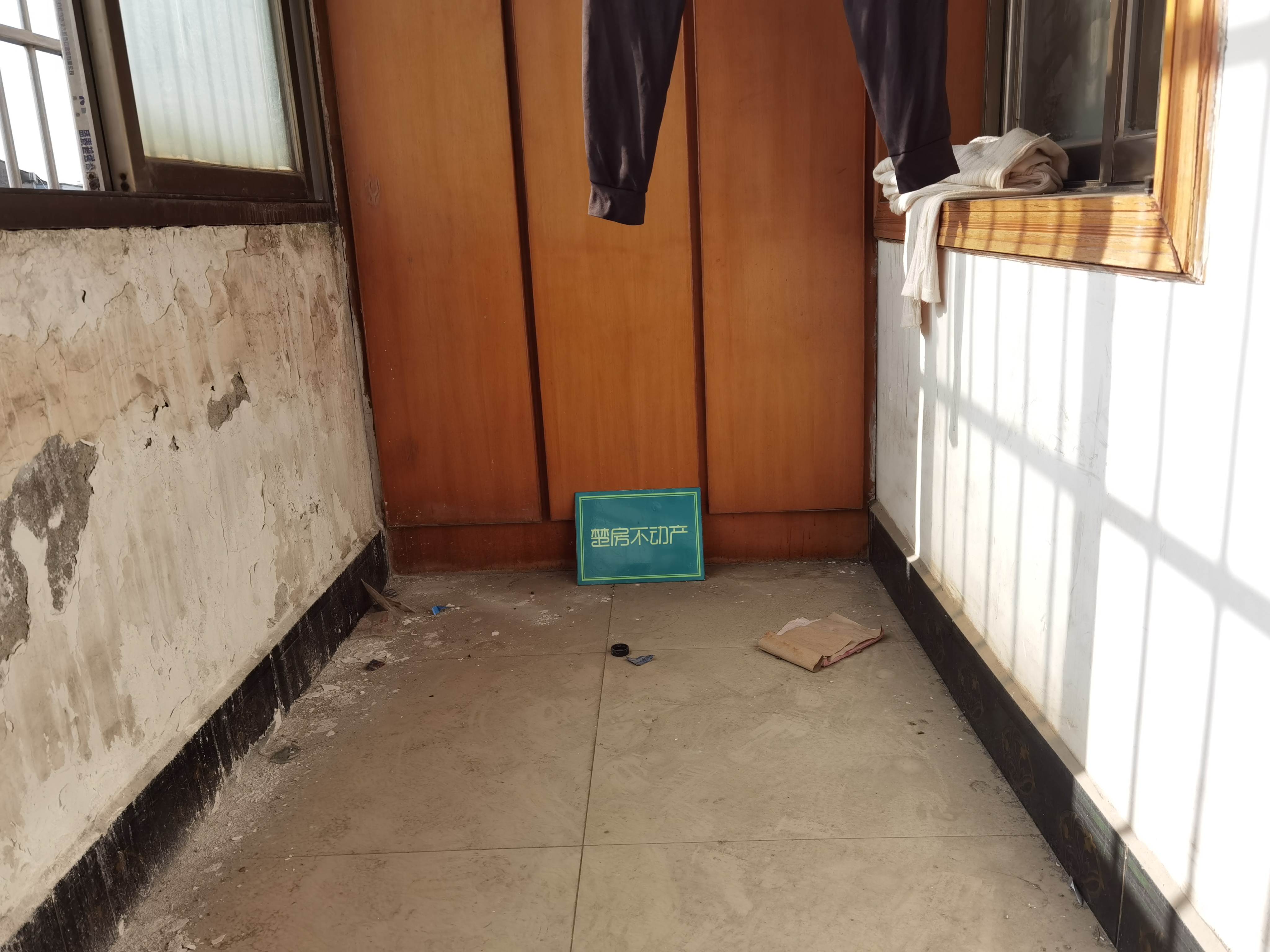 中药材宿舍， 实验二小，老三中，走路去商城逛街只需10 