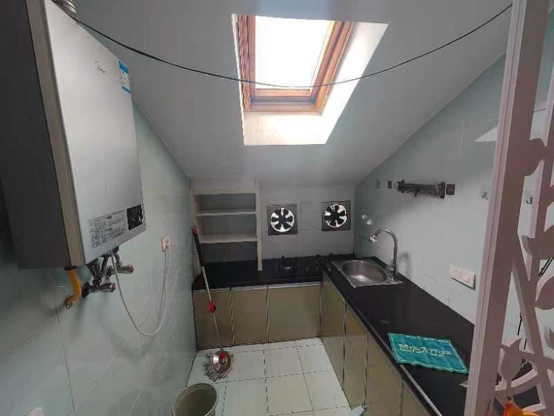 青青家园精装一室一厅一厨一卫出租自住都可