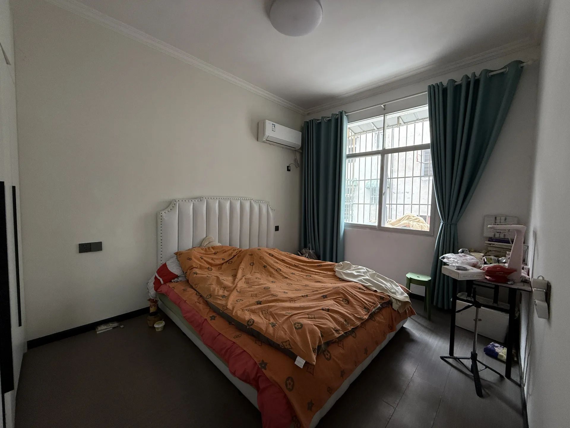 养老看过来，西桥，装修9成新，步梯2楼，精装三房，证满二