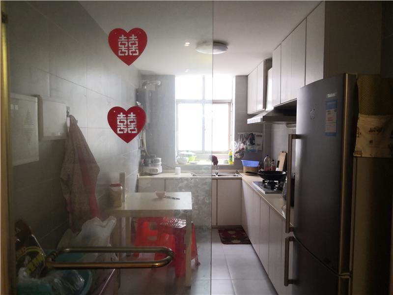 城南 好地段 菜场都非常近步梯好楼层，证满两年，看房方便