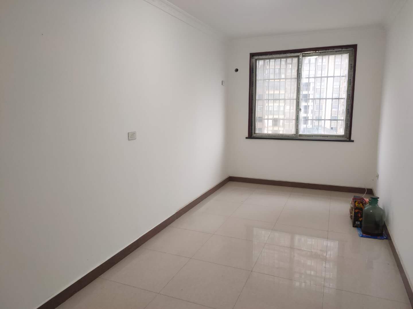 天门桃花源对面步梯中层大四房价格美丽