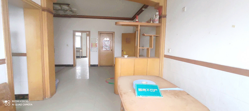 粮贸宿舍商城北门装修四房诚意出售