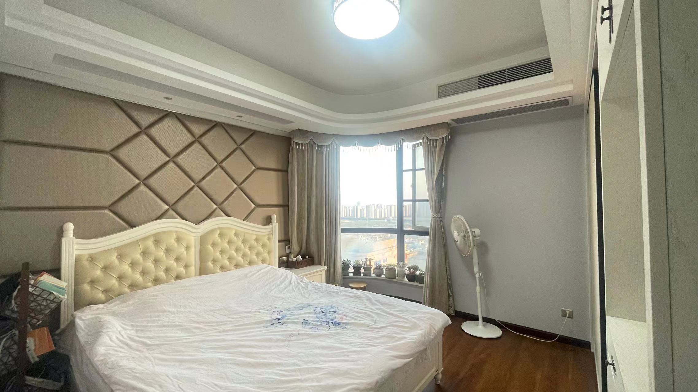 御台公馆.精装三房.房子成色新.看房方便