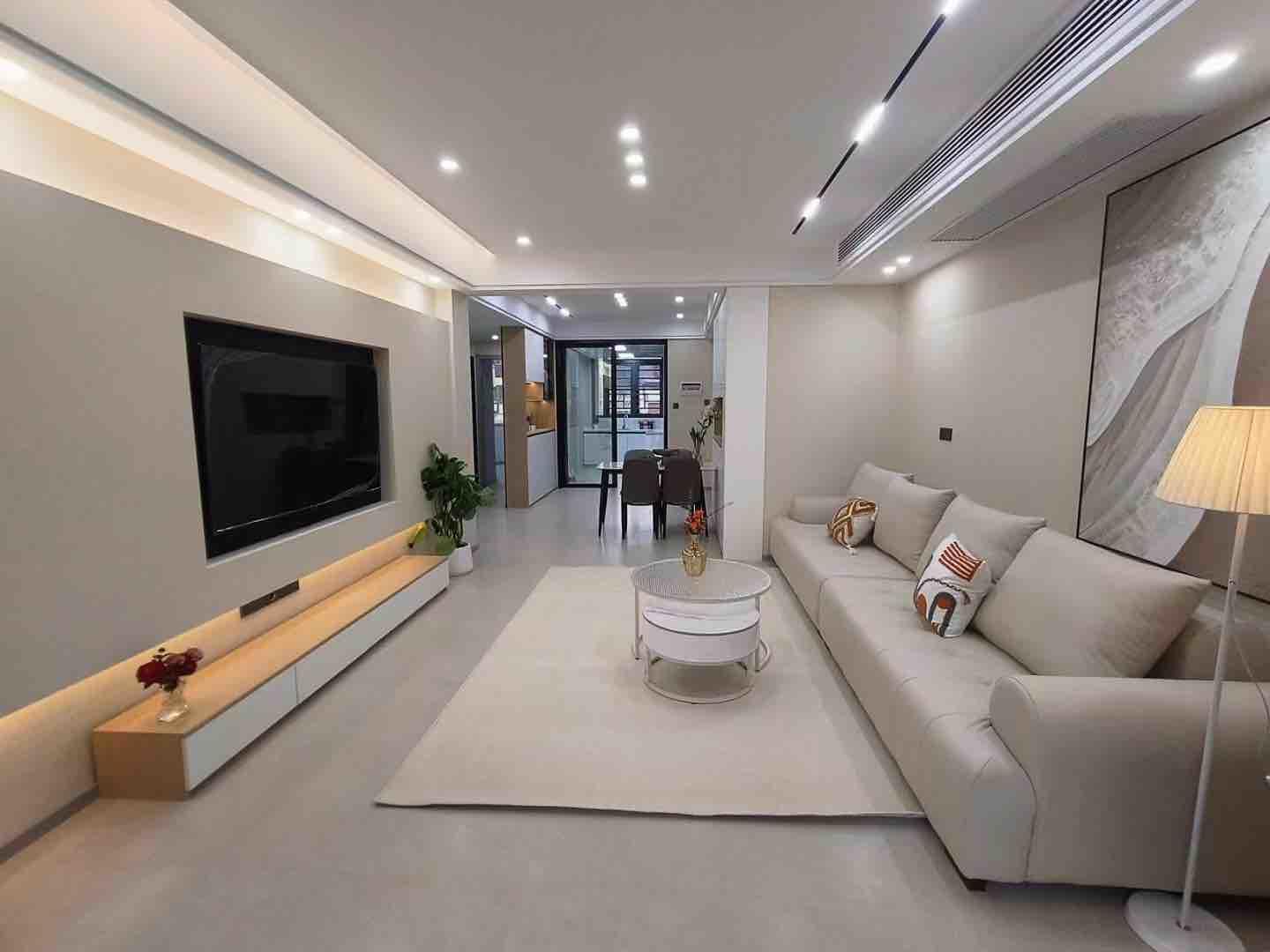 赞板子，全新装修3房，门口仙桃晓学，小高层边户，一梯两户，采光好，中间楼层