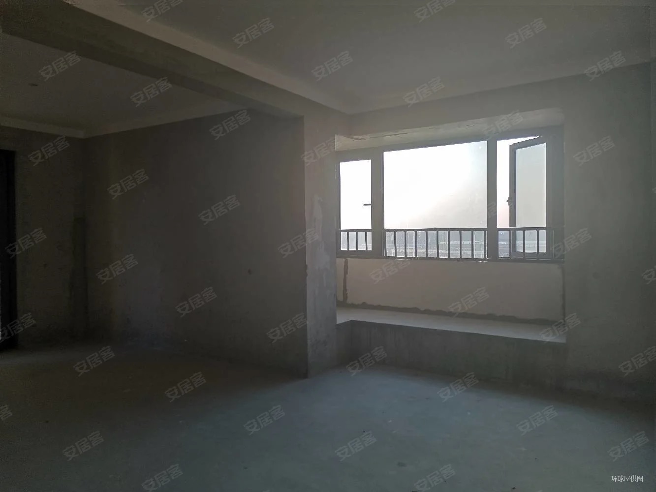 单价4K，祥生观澜府，边户，江景房，四面采光通风，三阳台