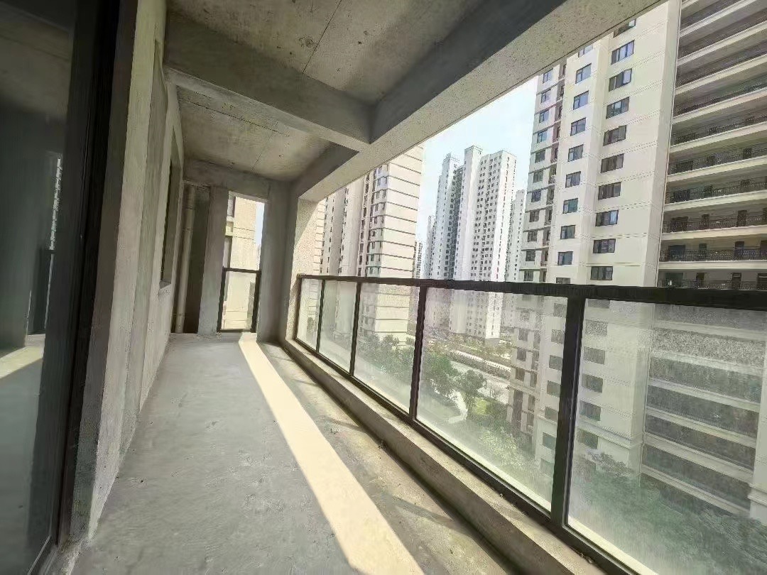 捡漏，大捡漏，南城，望府，单价5700，还有7.5米大阳台，好楼层