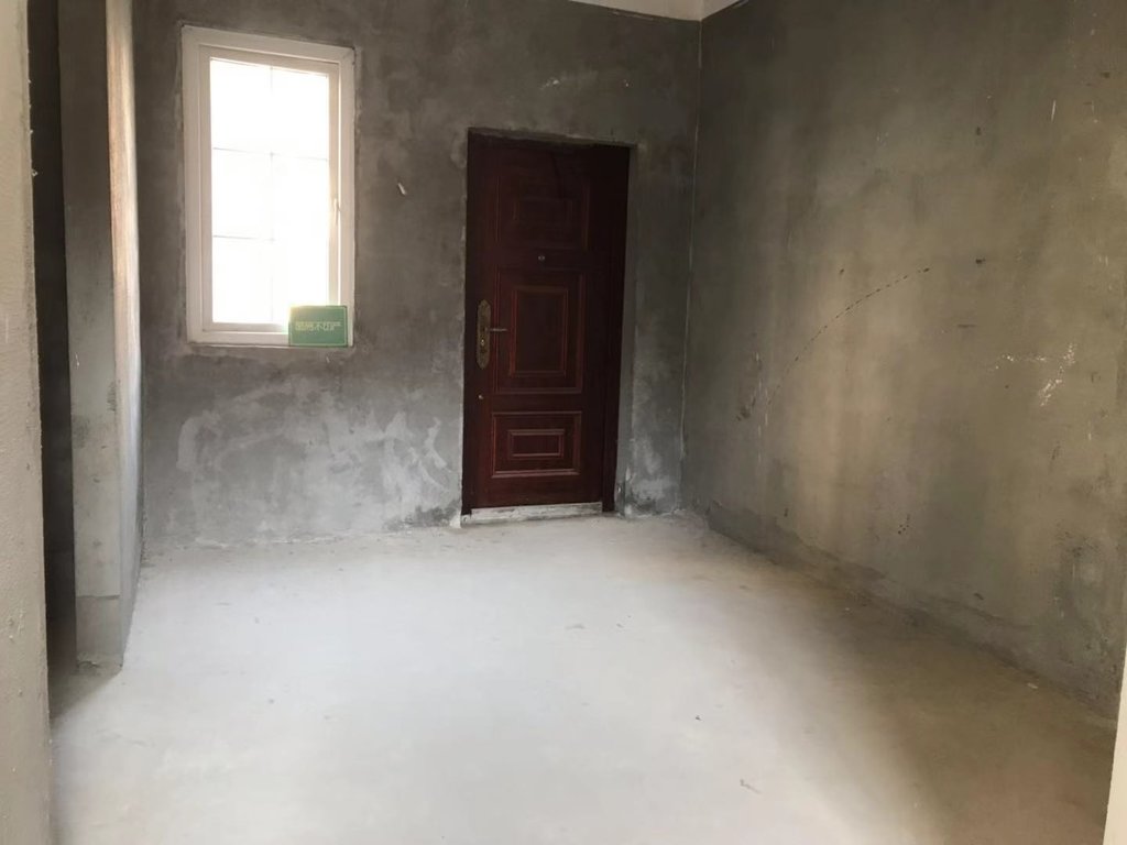 御江湾江滩公园旁三层联排别墅两个停车位自带花园