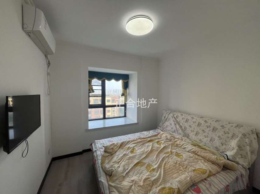 二中旁，森林国际东边户，精装大三房，好楼层。南‮双北‬阳台。