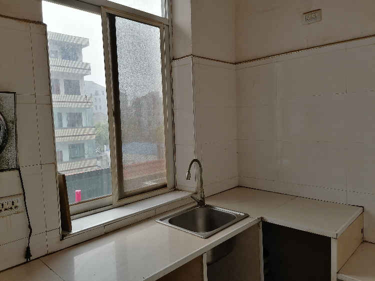 V9酒店对面带空调的二室一厅